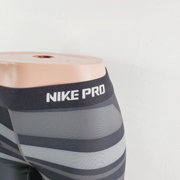 Nike Pro Womens Black White Striped Dri Fit Activewear Capri Pants Size Medium - Picture 3 of 9